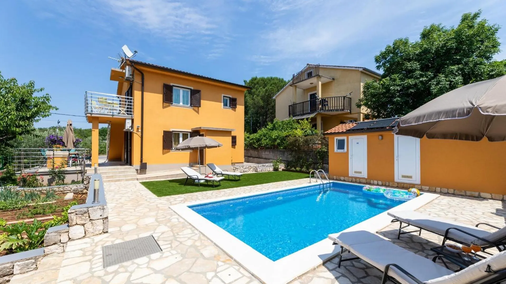 Apartments With A Swimming Pool , Krk - 22249 contacts