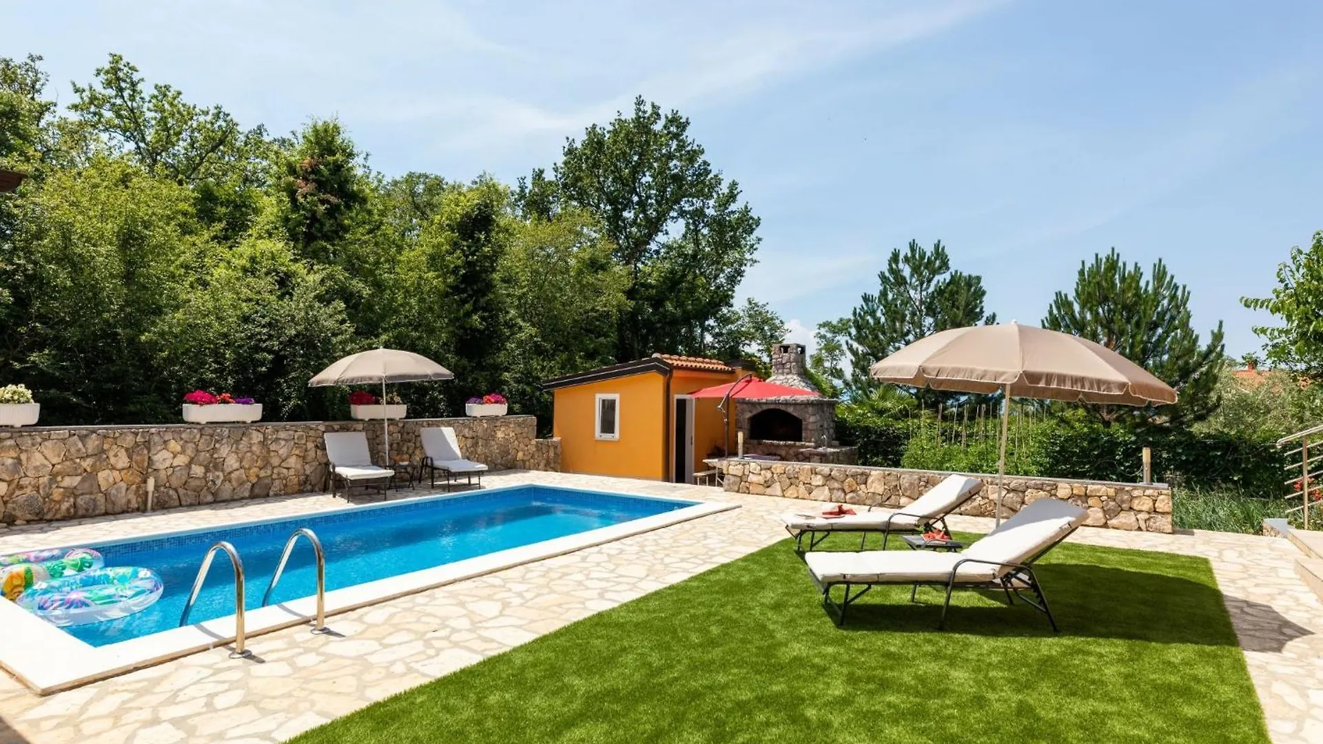 Apartments With A Swimming Pool , Krk - 22249 Sveti Vid-Miholjice